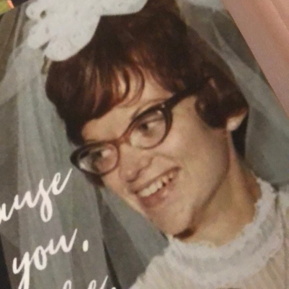 Meet your Posher, Kay - Picture 1 of 1